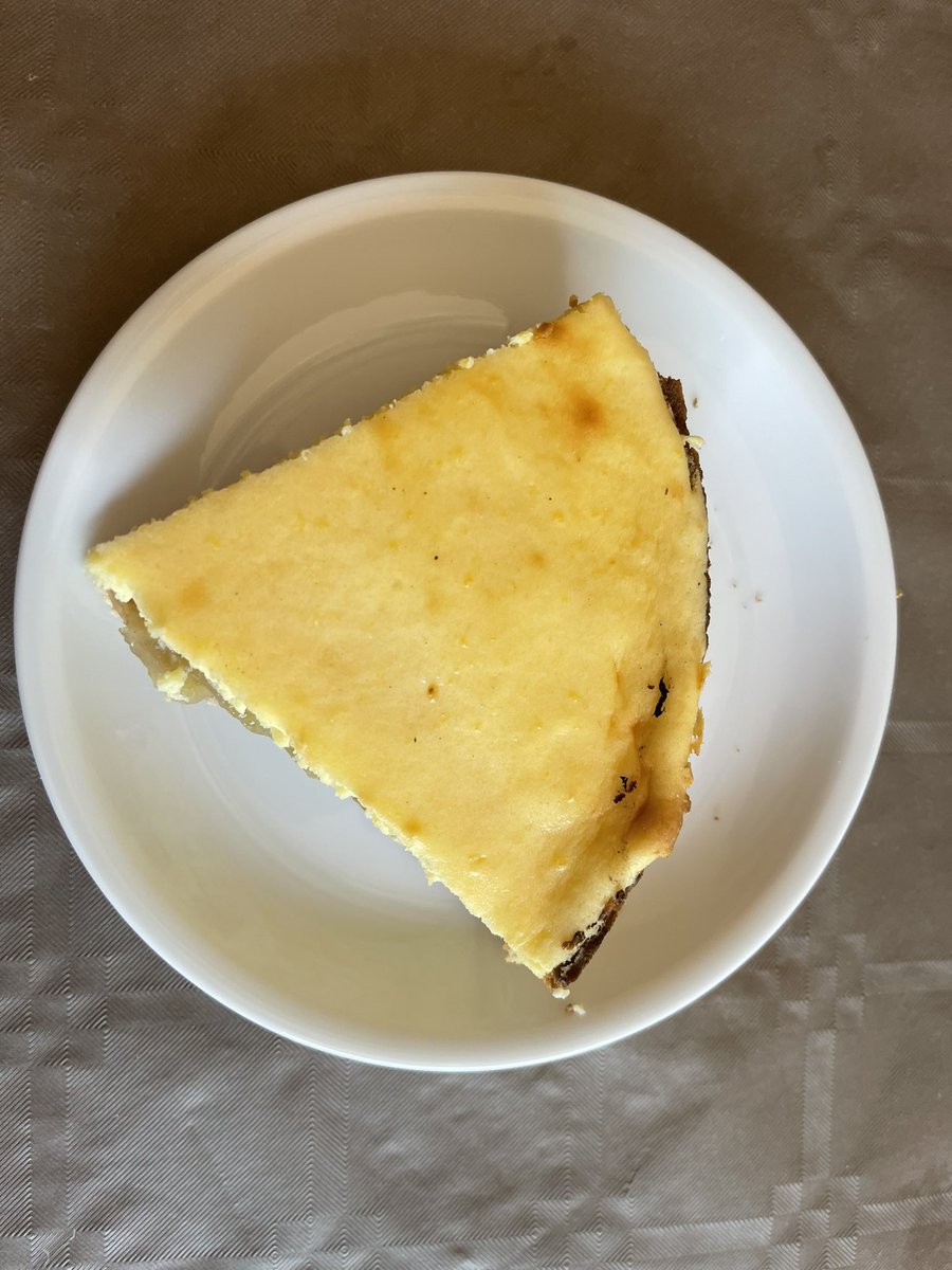 #SaturdayLunch #Wok #LaotianVeggieMix #Shrimps #Scallops 
Morning run to bakery &amp; grocery shop &amp; preparing lunch for son &amp; grandkids: apéritif, wok w Laotian veggie mix, shrimps &amp; scallops + cheese cake
Rest of yesterday’s Riesling by Knebel &amp; another Sauvignon Blanc by Knipser!