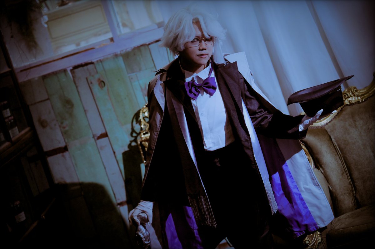 cos／ツイステ

「私ならあなたを助けてあげられます。さあ、契約書にサインを。」