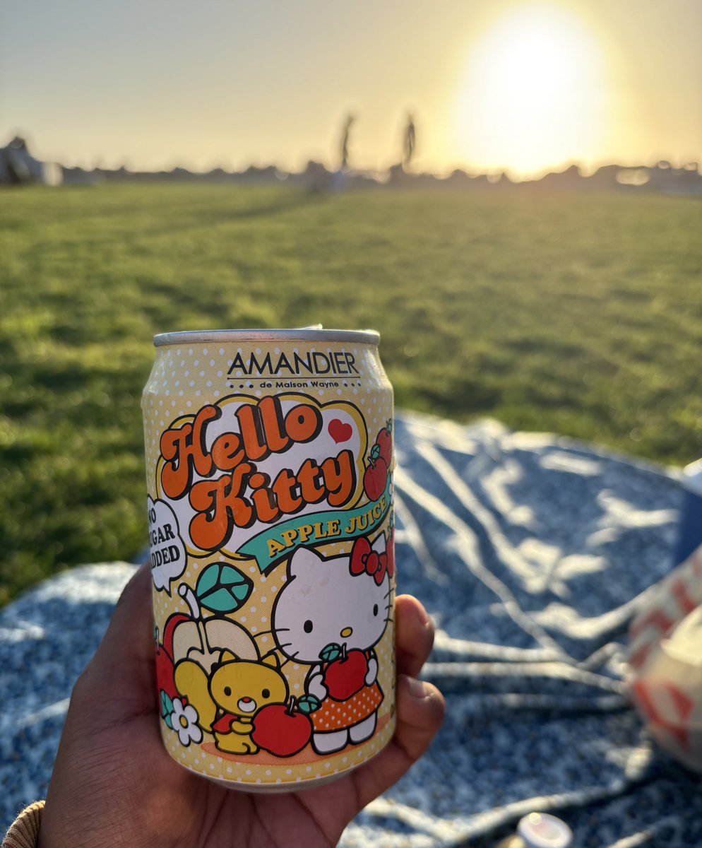 ciinnapuff's tweet photo. just wanna be back in SD 🌤️ https://t.co/eh7SVvvp8j