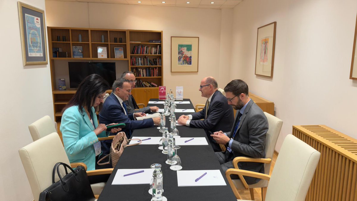 Deputy Minister and Director for EU Affairs Ambassador Mehmet Kemal Bozay met with Christian Schmidt, High Representative for Bosnia and Herzegovina, on the margins of the Dubrovnik Forum.
 
Current developments in Bosnia and Herzegovina were discussed during the meeting.