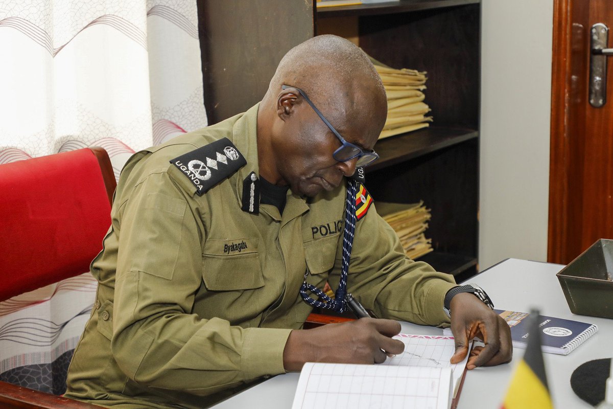 Tunyuke!

Police <a href="/igp_ug1/">ABAS BYAKAGABA</a> was in Rukungiri district, Kigezi sub region.