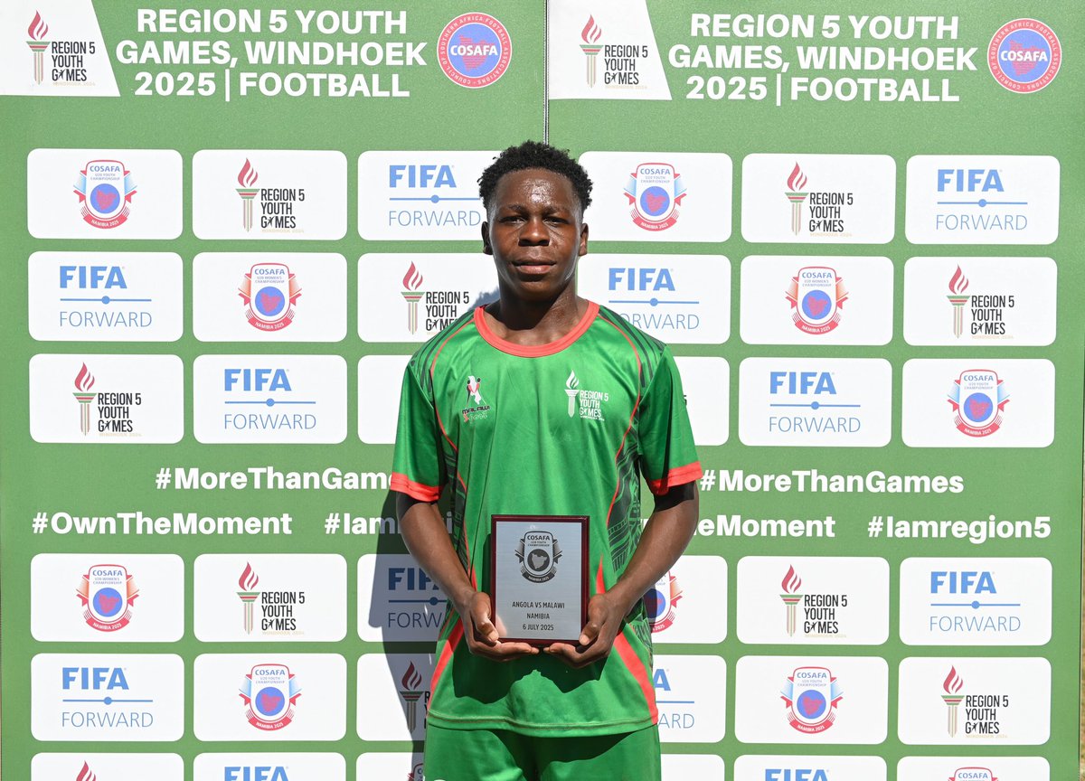 In the ongoing #Region5YouthGames <a href="/COSAFAMEDIA/">COSAFA</a> Under 20 tournament, I’ve been thoroughly impressed by young #Malawi midfielder,
Madalitso Safuli.
He reminds me so much of the legendary Ernest Mtawali 🇲🇼
Along with his equally impressive teammate, Mwisho Mhango, two future stars.