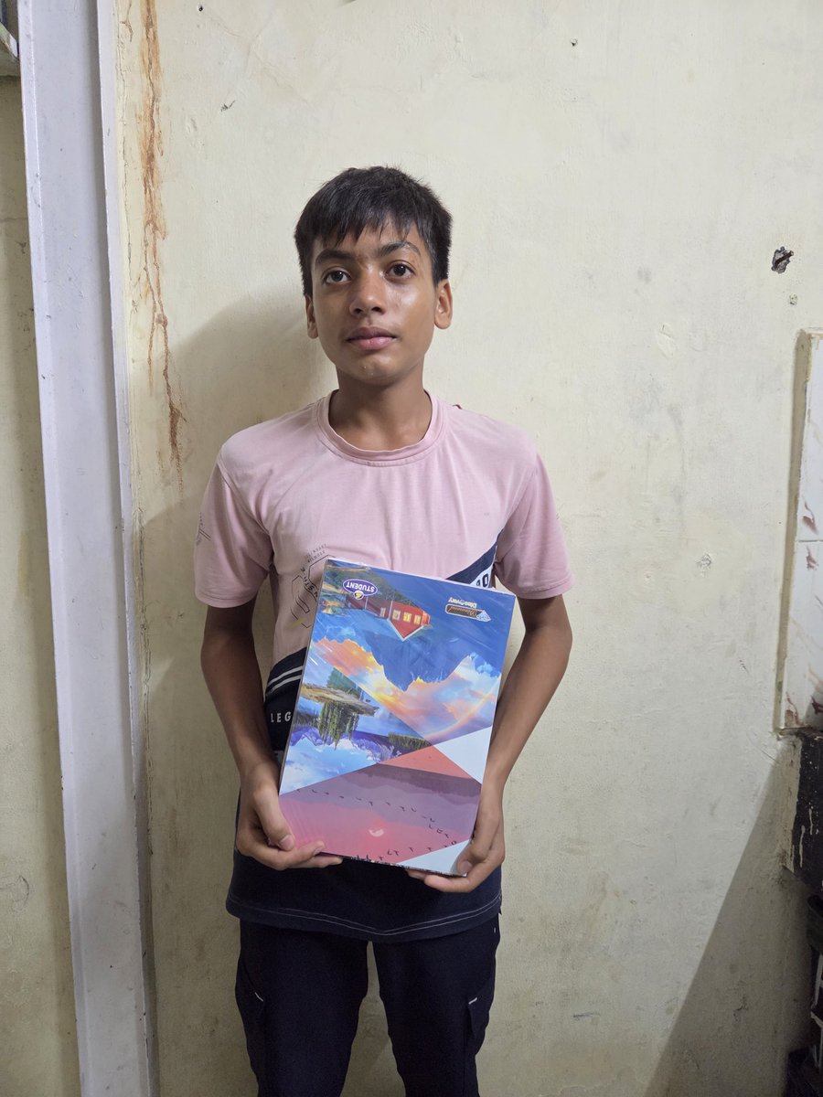 gullyclasses's tweet image. 📚✨ New academic year, new beginnings!
At Gully Classes Foundation, we’ve distributed notebooks to our students to help them start the year with confidence and hope.
L
Because every child deserves the right tools to learn and grow.
#BackToSchool #GullyClassesFoundation #edu