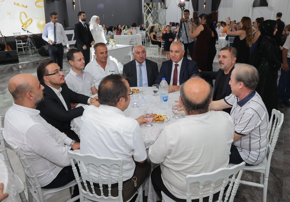 Murat Ercan (@muratercan0606) on Twitter photo Kaymakamımız Sn. <a href="/lvntkilic/">levent kılıç</a> ve kıymetli misafirlerin şahitliğinde; emekli mesai arkadaşlarımızdan Sn. Mehmet Temoçin’in kızı Şule ile Süleyman kardeşlerimizin nikah akdini gerçekleştirdik.
Genç çiftimize iki cihan saadeti dilerim. Kaymakamımız Sn. <a href="/lvntkilic/">levent kılıç</a> ve kıymetli misafirlerin şahitliğinde; emekli mesai arkadaşlarımızdan Sn. Mehmet Temoçin’in kızı Şule ile Süleyman kardeşlerimizin nikah akdini gerçekleştirdik.
Genç çiftimize iki cihan saadeti dilerim.