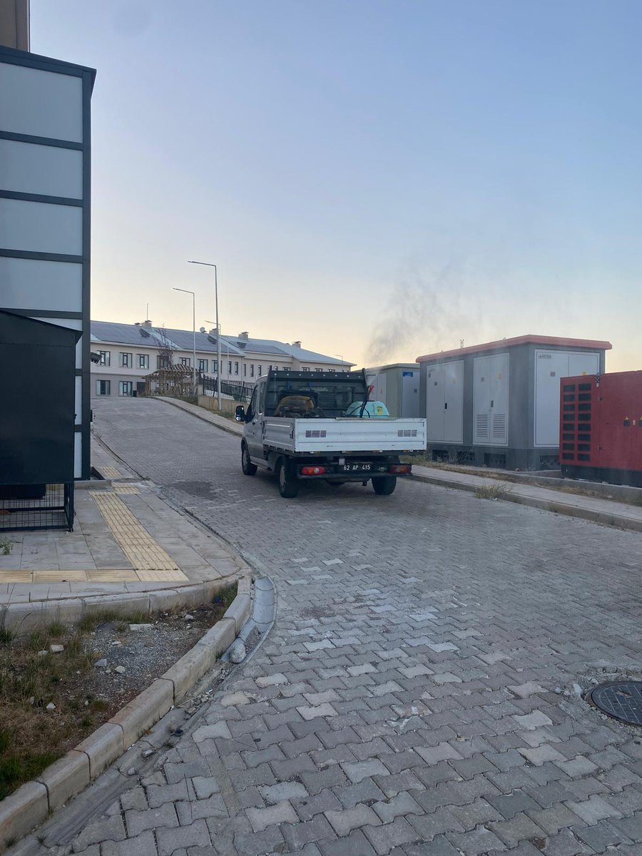 Tunceli Belediyesi (@tuncelibel62) on Twitter photo ♻️ Gece Gündüz İlaçlama Devam Ediyor
📍 Aktuluk Mevkii, Esentepe Mahallesi ve Üniversite çevresinde sinek ve larva ilaçlama çalışmaları aralıksız sürüyor.
🌙 Gündüz güneş altında, gece ise mahalle aralarında, park ve açık alanlarda ilaçlama ekiplerimiz sahada. Özellikle sıcak ♻️ Gece Gündüz İlaçlama Devam Ediyor
📍 Aktuluk Mevkii, Esentepe Mahallesi ve Üniversite çevresinde sinek ve larva ilaçlama çalışmaları aralıksız sürüyor.
🌙 Gündüz güneş altında, gece ise mahalle aralarında, park ve açık alanlarda ilaçlama ekiplerimiz sahada. Özellikle sıcak