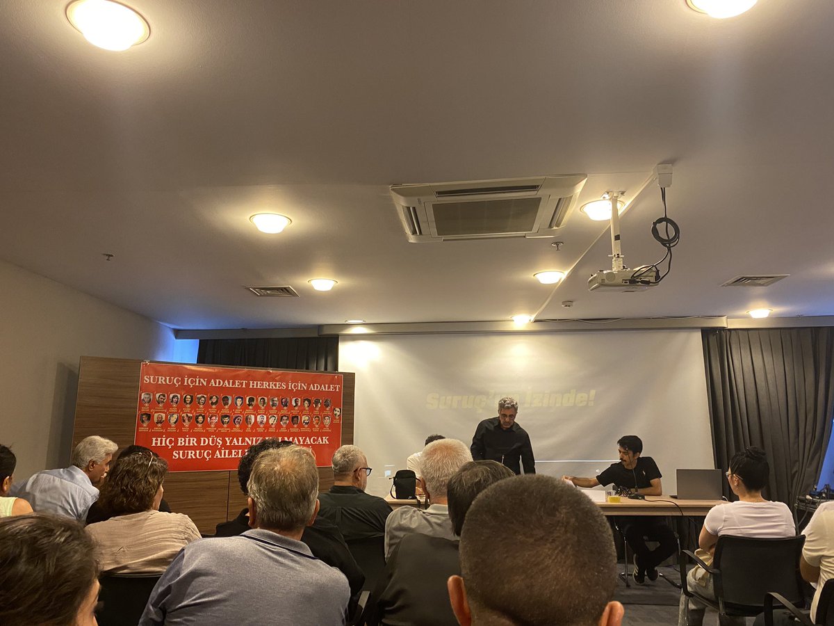 dgdbursa's tweet image. Suruç’un 10. yılında, Suruç Aileleri İnisiyatifi’nin düzenlediği belgesel gösterimine ve söyleşisine katıldık.
Yitirdiğimiz arkadaşlarımızın eşitlik, özgürlük ve adalet mücadelesi bizlere emanet.