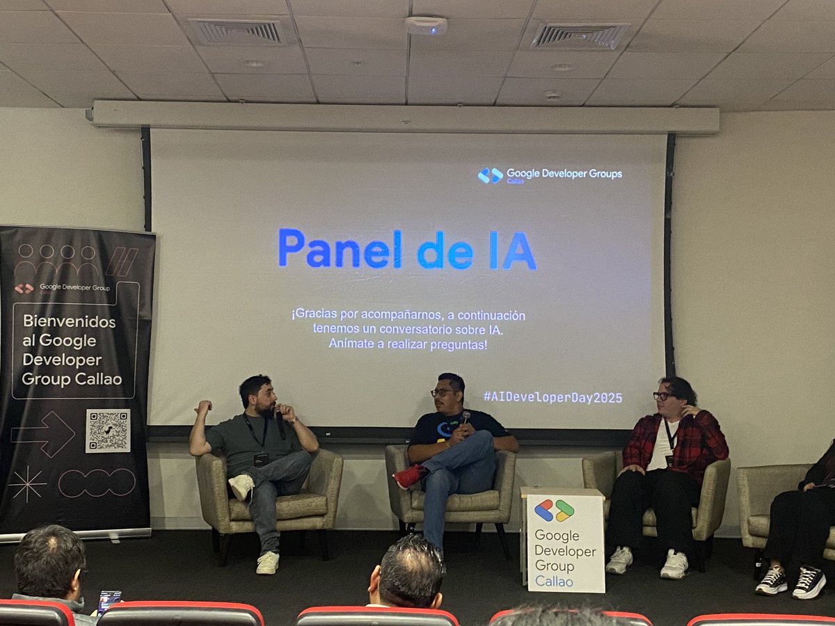 RiegaWilliam's tweet photo. Logre hacer una pregunta en uno de los pocos eventos presenciales que he logrado asistir 🩵
Panel: @aaronthewarrior @kevinexposito17 @damiansire
#BuildWithIA https://t.co/W0oVXlPuBk