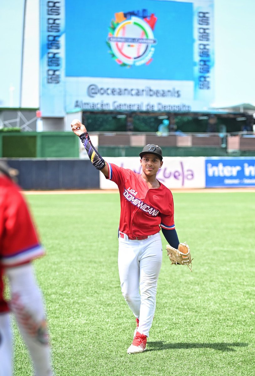 LIDOMRD's tweet photo. ¡Los menores activándose para el partido! 😎🇩🇴 

#LIDOM #SDCKids https://t.co/fhzYhV3e0s