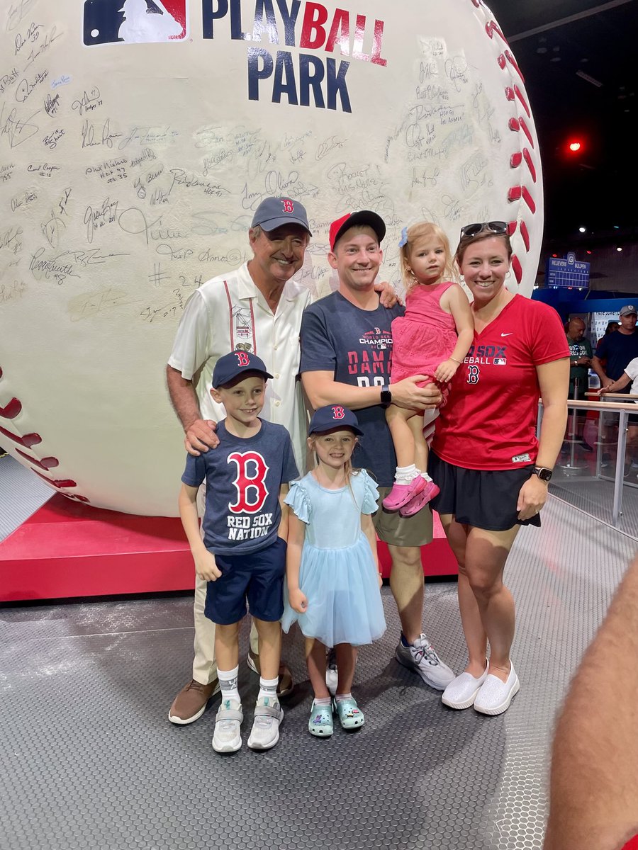 Had fun with this military family at Fanfest Atlanta. ⁦<a href="/RedSox/">Red Sox</a>⁩ fans. ⁦<a href="/AllStarGame/">All-Star Game</a>⁩ #thankyouforyourservice