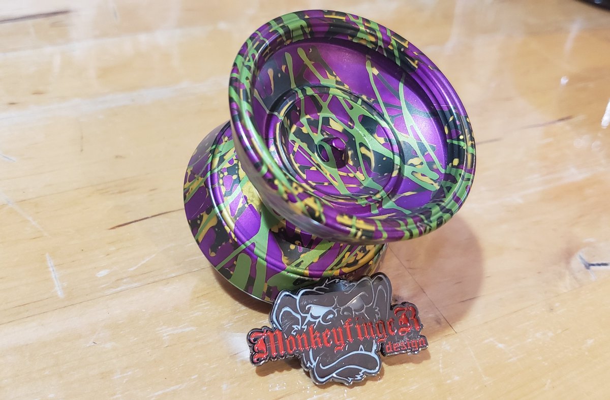 What's your favourite part of the MFD unboxing experience? Pins, patches, cards? Pic shared by #MonkeyfingeRDesign Zoo Member AKYOYOMIKE #MFD #MFDyoyo #yoyo