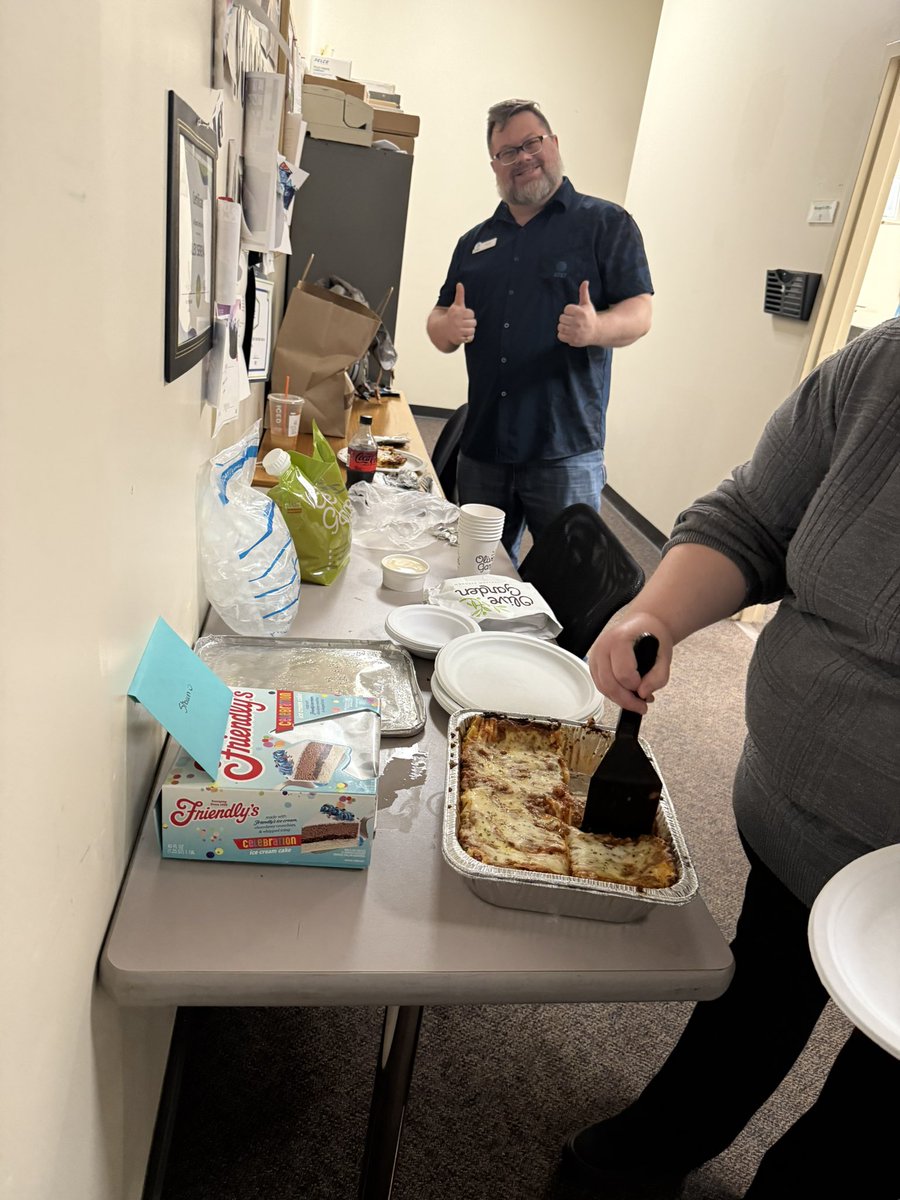 saying good bye to good employees is never good so i got the team olive garden as we see <a href="/ShawnMerlinC/">Shawn Colburn</a> head to the Florida AT&amp;T market !