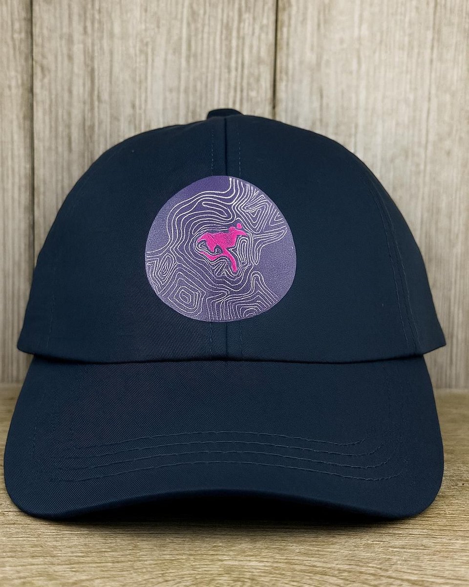 🧢 Forgot your running cap?
We’ve got limited runner hats up for grabs blue and white available — before and after the race.
Find the merch tent (next to the info tent — follow the stylish people).