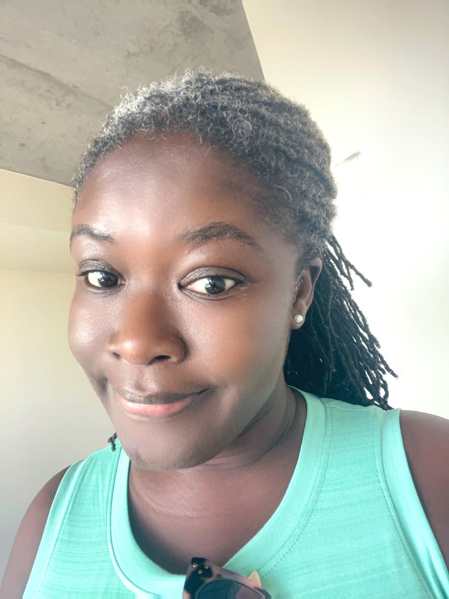 Aging is happening. My knees can testify. But the face? Still out here pretending it’s 2005. If this is 40s, sign me up again. 🙏🏾