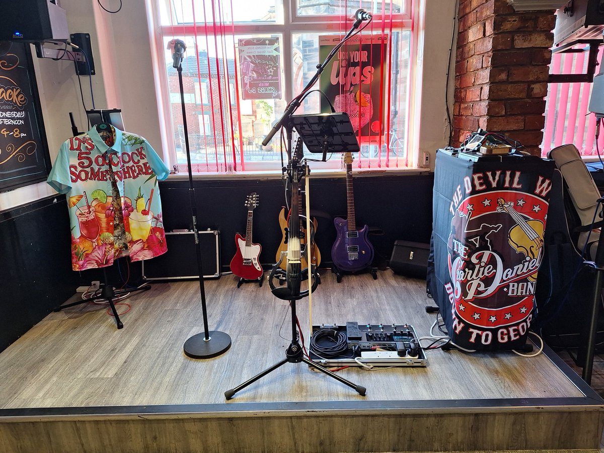 RoundUpDuo's tweet photo. Ready to play some knee slapping, beer drinking, dancing tunes! Bring ya boots! 

#TheMoreWeDrinkTheBetterYouSound #TheRiser https://t.co/4WHmDyohVP