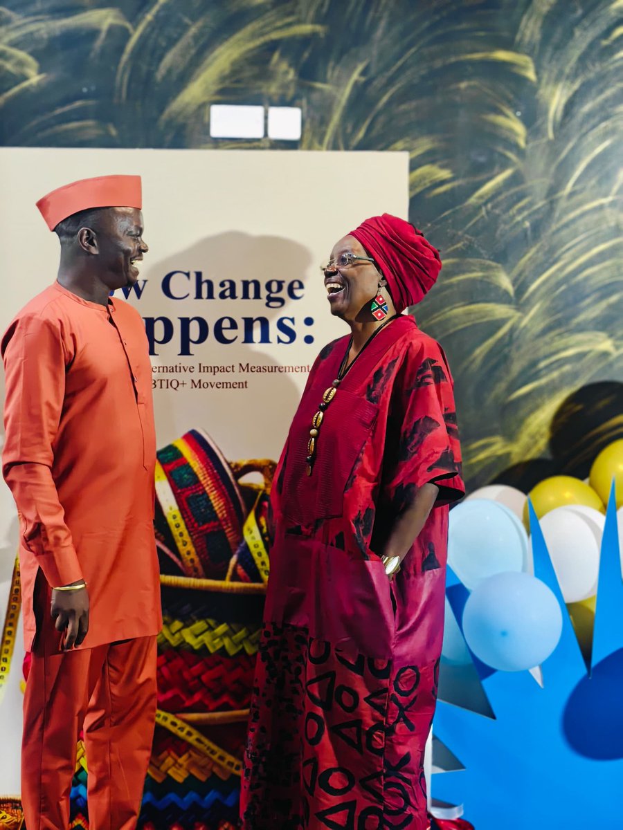 Ocomva's tweet image. It was my honour to meet, greet and chat with the incredible Academia Prof. Sylvia Tamale. 
She’s a beautiful soul with a humble heart.

#HowChangeHappens
#Dreams