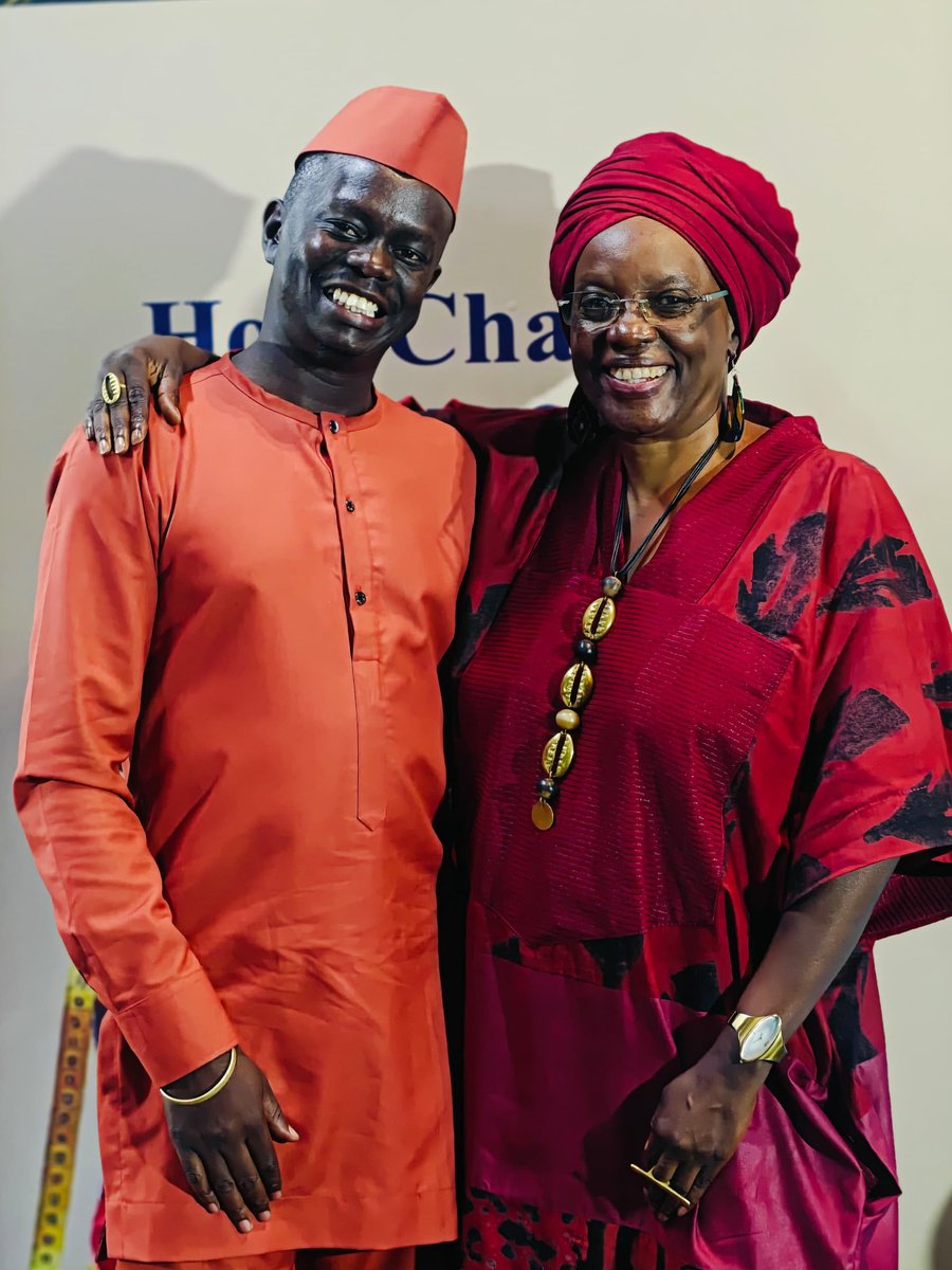 Ocomva's tweet image. It was my honour to meet, greet and chat with the incredible Academia Prof. Sylvia Tamale. 
She’s a beautiful soul with a humble heart.

#HowChangeHappens
#Dreams