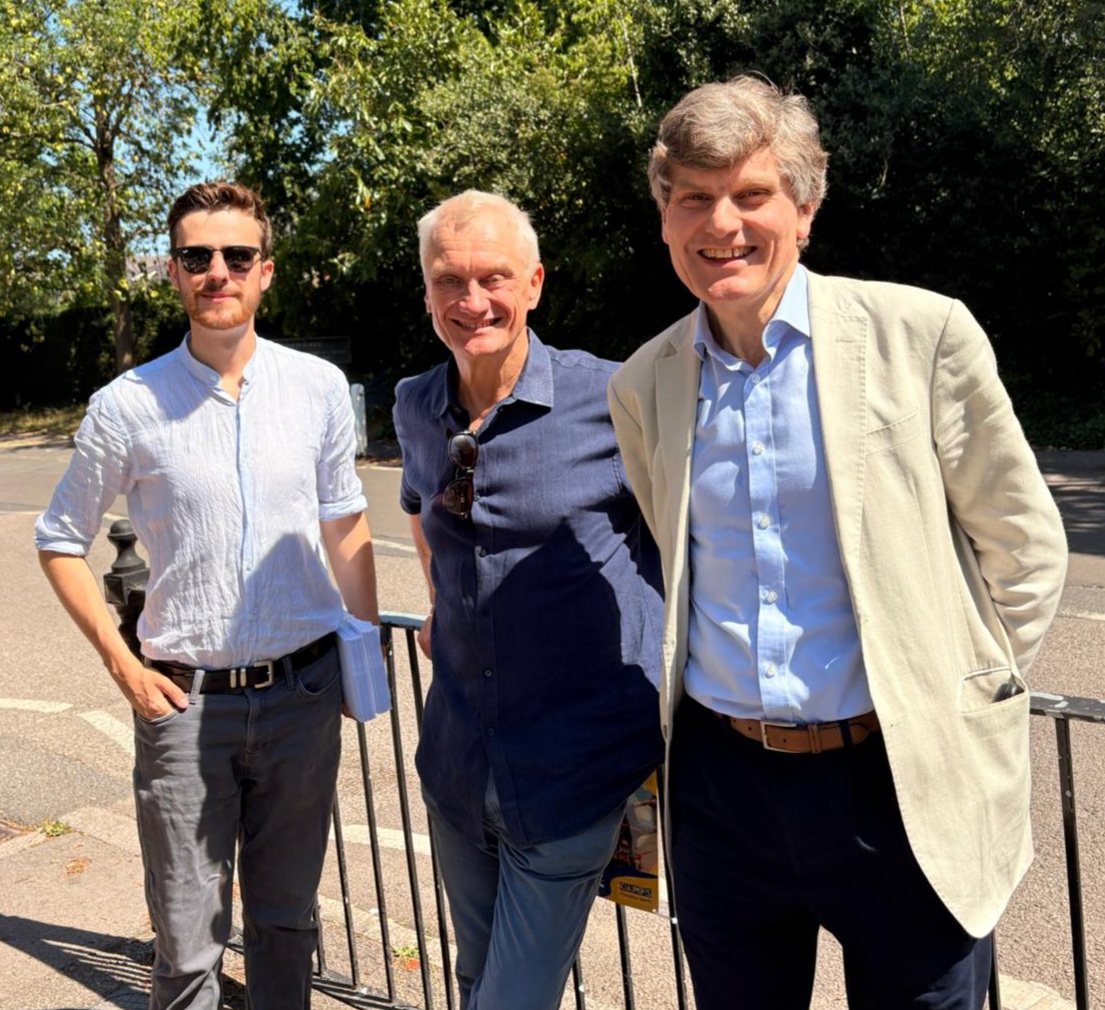 NeilSalt2019's tweet image. Good to be with @SouthwarkTories colleagues today in Sydenham Hill as @grahamstuart launched @LewisJAJones & @MatthewsGuy's local election campaign for @lb_southwark's Dulwich Wood ward
@ForresterJJ & I received good advice too from Graham re @lambeth_council's Clapham Town ward