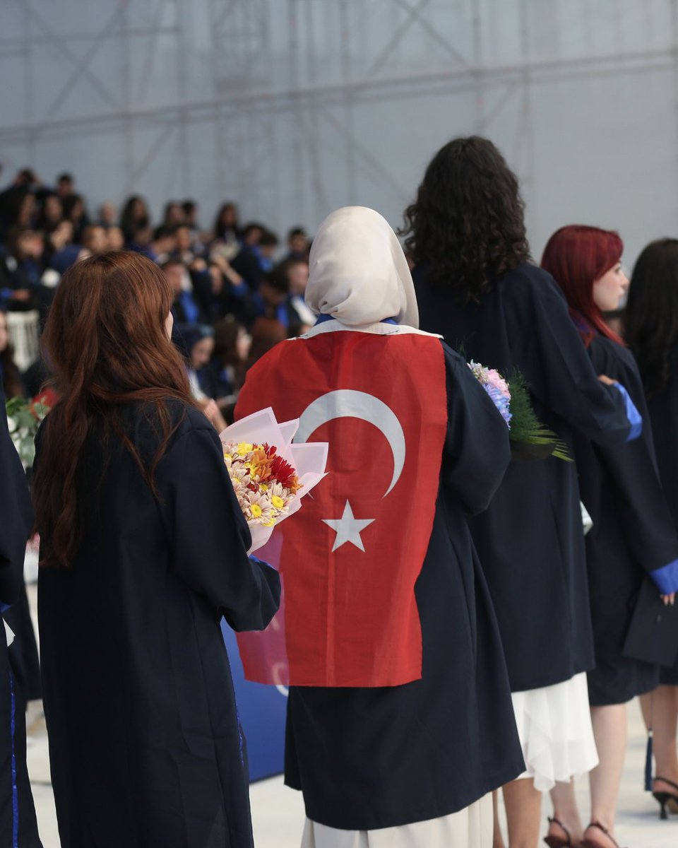 Sosyal Bilimler Meslek Yüksekokulu Töreni'nden kareler. 🎓📸