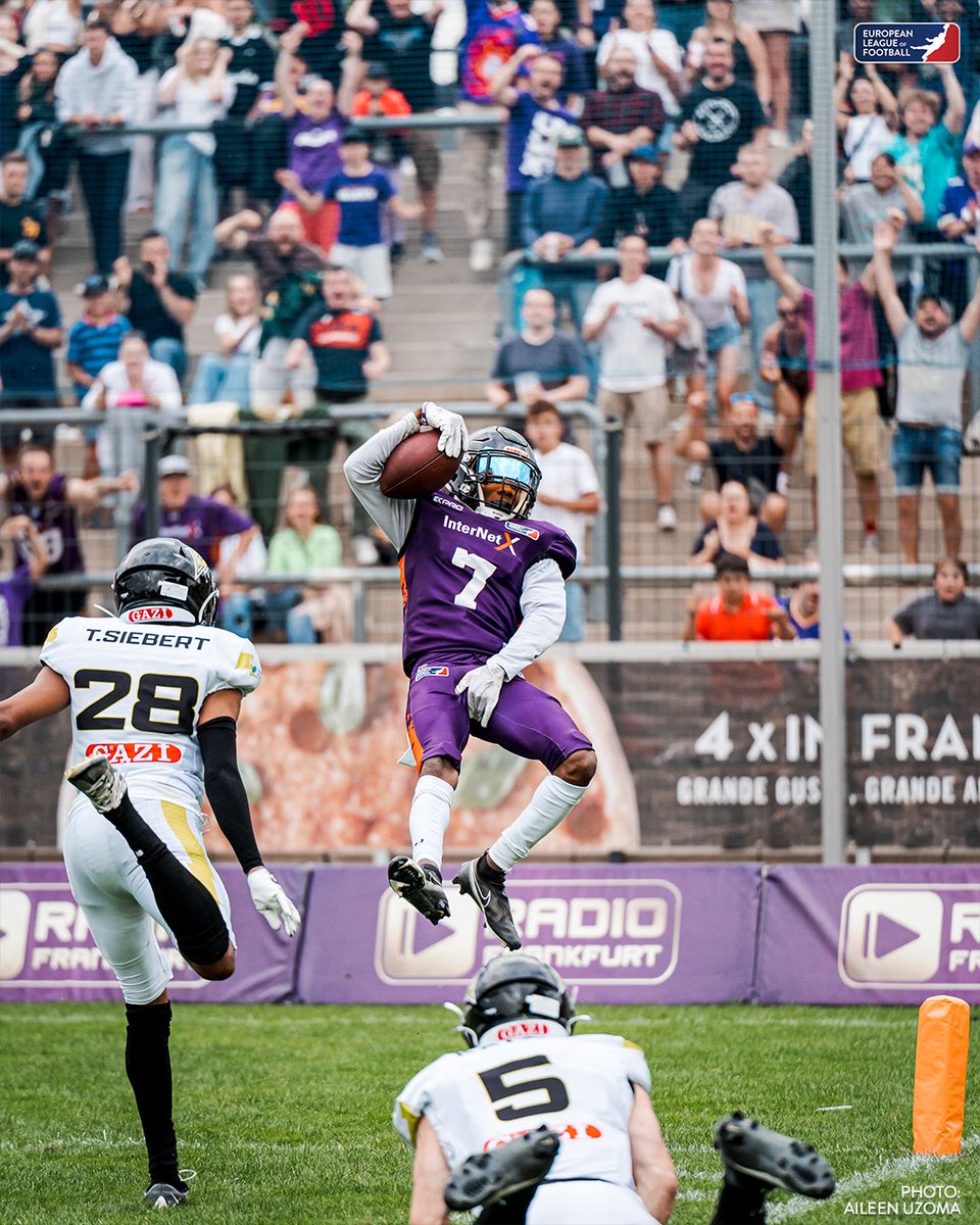 hang it in the louvre 🖼️