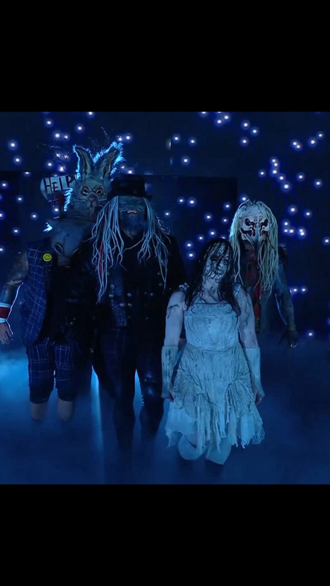 WWENikkiCross's tweet image. And New……

🖤 ⭕️🎩

My Family