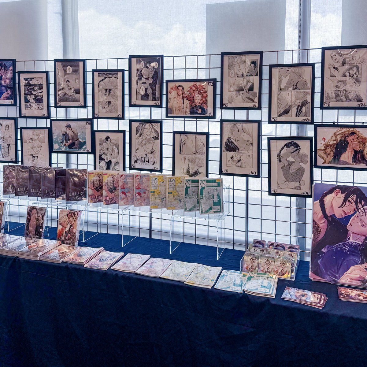 Scenes From Lullaby of the Dawn: Celebrating 1.7 Million Copies Sold Exhibition at Kinokuniya Katy and Los Angeles ends tomorrow, July 13! 🗡️💐

🖼️ Browse art panels and merchandise with Alto and Elva one last time before the next stop!

<a href="/TOKYOPOP/">TOKYOPOP</a> <a href="/yuno_popo/">ユノイチカ</a>