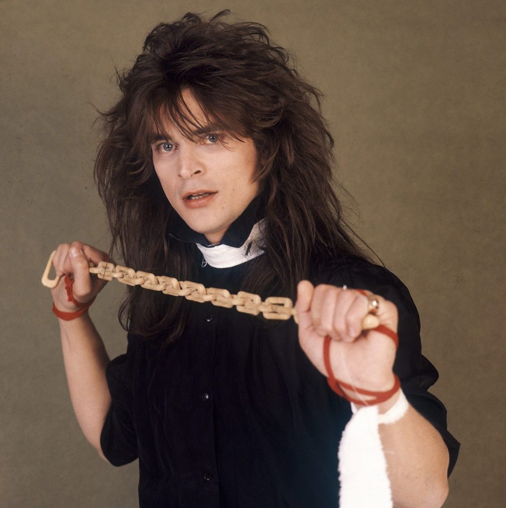 jos5_minuta's tweet image. JohnMichael "Ozzy" Osbourne (born 3 December 1948) is an English singer, songwriter, and media personality. He rose to prominence during the 1970s as the lead singer of the heavy metal band Black Sabbath, during which period he adopted the nickname "Prince of Darkness"
