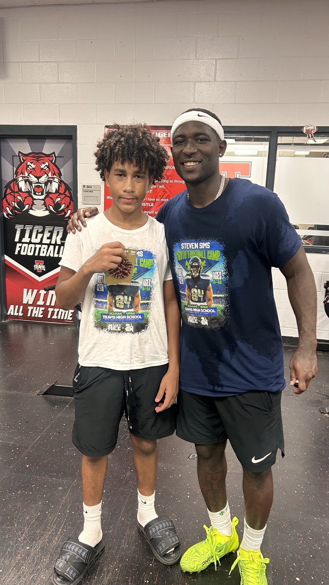 kam_bam2x's tweet image. Camp mvp @StevenSimsJr @mustseefoundation @justinallen_13
Thank you 🙏🏾