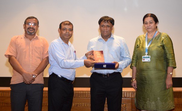 csir_iicb's tweet image. A special lecture titled “Molecules to Medicines” was delivered by Dr Ajay Mandal, Managing Director and Vice President, Medicinal Chemistry & Discovery Sciences of Symbol Discovery Ltd, Hyderabad, India on 23rd June 2025 at CSIR-IICB, Kolkata.