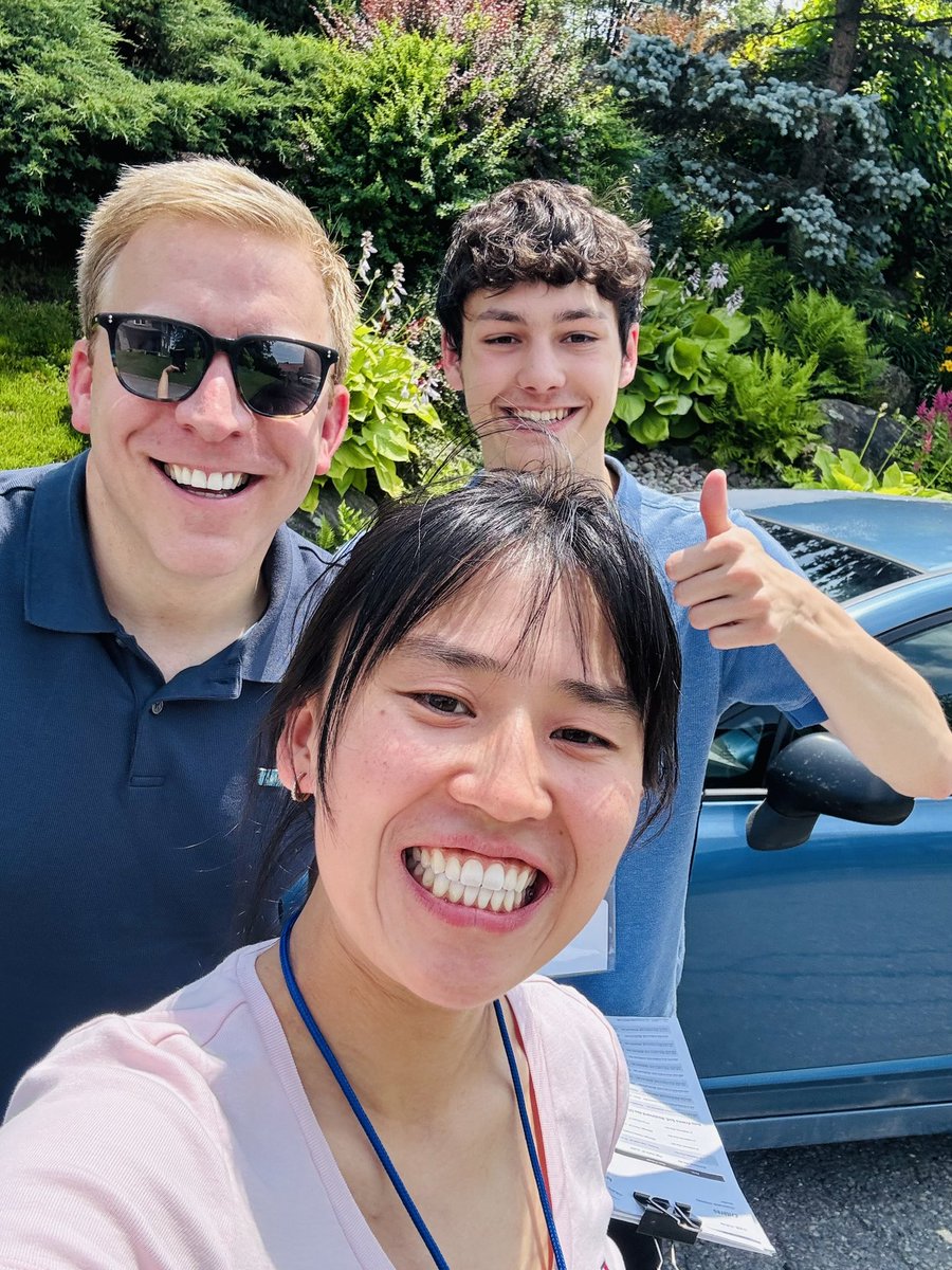 mlevesquecaq's tweet image. Une superbe journée de porte-à-porte dans Arthabaska avec les jeunes de la @Releve_CAQ et notre excellent candidat @KevenBrasseur! 🗳️
@coalitionavenir
#Assnat #CAQ #polqc