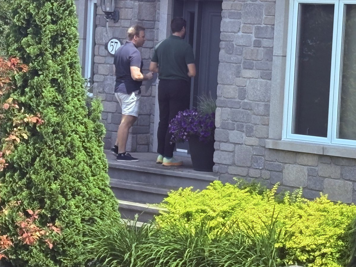 mlevesquecaq's tweet image. Une superbe journée de porte-à-porte dans Arthabaska avec les jeunes de la @Releve_CAQ et notre excellent candidat @KevenBrasseur! 🗳️
@coalitionavenir
#Assnat #CAQ #polqc