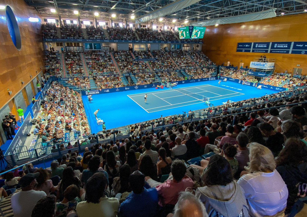 Diputación de Huelva (@dipuhu) on Twitter photo 🎾 ¡Enhorabuena a Jessica Bouzas, campeona de la final femenina de la Copa del Rey de Tenis Huelva 2025! 🏆
El presidente <a href="/toscanodavid/">David Toscano</a> , junto a los diputados Juan Daniel Romero y José Carlos Rosa, ha acompañado esta gran cita del deporte onubense. 🎾 ¡Enhorabuena a Jessica Bouzas, campeona de la final femenina de la Copa del Rey de Tenis Huelva 2025! 🏆
El presidente <a href="/toscanodavid/">David Toscano</a> , junto a los diputados Juan Daniel Romero y José Carlos Rosa, ha acompañado esta gran cita del deporte onubense.