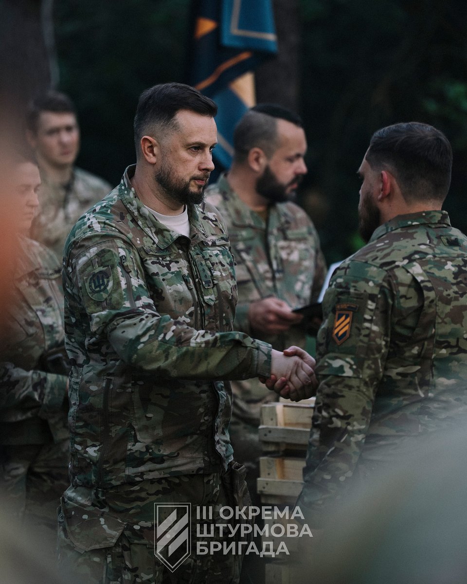 Militarylandnet's tweet image. Andriy Biletsky held a ceremonial presentation of commemorative coins and flags to servicemen who made a significant contribution to the development of the 3rd Assault Brigade.