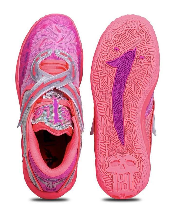 LaceLounge's tweet image. LaMelo Ball just gave us a sneak peek at his upcoming PUMA MB.05 👀🔥
The “World Tour” colorway drops August 29, bold in pink and ready to turn heads 💓🌍

More colorways surfaced back in late 2024 (last slides) via @sneakerhighway23 
You rocking with these or passing? 🤔 #MB05…