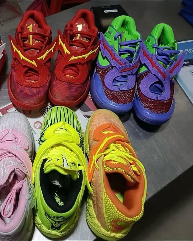 LaceLounge's tweet image. LaMelo Ball just gave us a sneak peek at his upcoming PUMA MB.05 👀🔥
The “World Tour” colorway drops August 29, bold in pink and ready to turn heads 💓🌍

More colorways surfaced back in late 2024 (last slides) via @sneakerhighway23 
You rocking with these or passing? 🤔 #MB05…