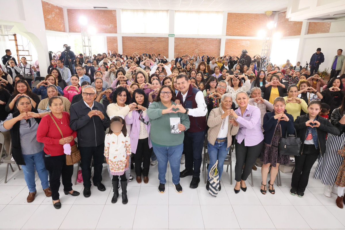 Alejandro Armenta (@armentapuebla_) on Twitter photo Por un Puebla donde todas se sientan seguras. 👩🏻🫂
Estuvimos en San Salvador El Verde 📍en la Asamblea “Voces por la Igualdad y contra las Violencias”, junto a la secretaria de <a href="/mujeresgobmx/">Secretaría de las Mujeres</a>, <a href="/CitlaHM/">Citlalli Hernández Mora</a>. ⚖️✨
Porque la seguridad de las mujeres empieza por escucharlas, trabajando Por un Puebla donde todas se sientan seguras. 👩🏻🫂
Estuvimos en San Salvador El Verde 📍en la Asamblea “Voces por la Igualdad y contra las Violencias”, junto a la secretaria de <a href="/mujeresgobmx/">Secretaría de las Mujeres</a>, <a href="/CitlaHM/">Citlalli Hernández Mora</a>. ⚖️✨
Porque la seguridad de las mujeres empieza por escucharlas, trabajando