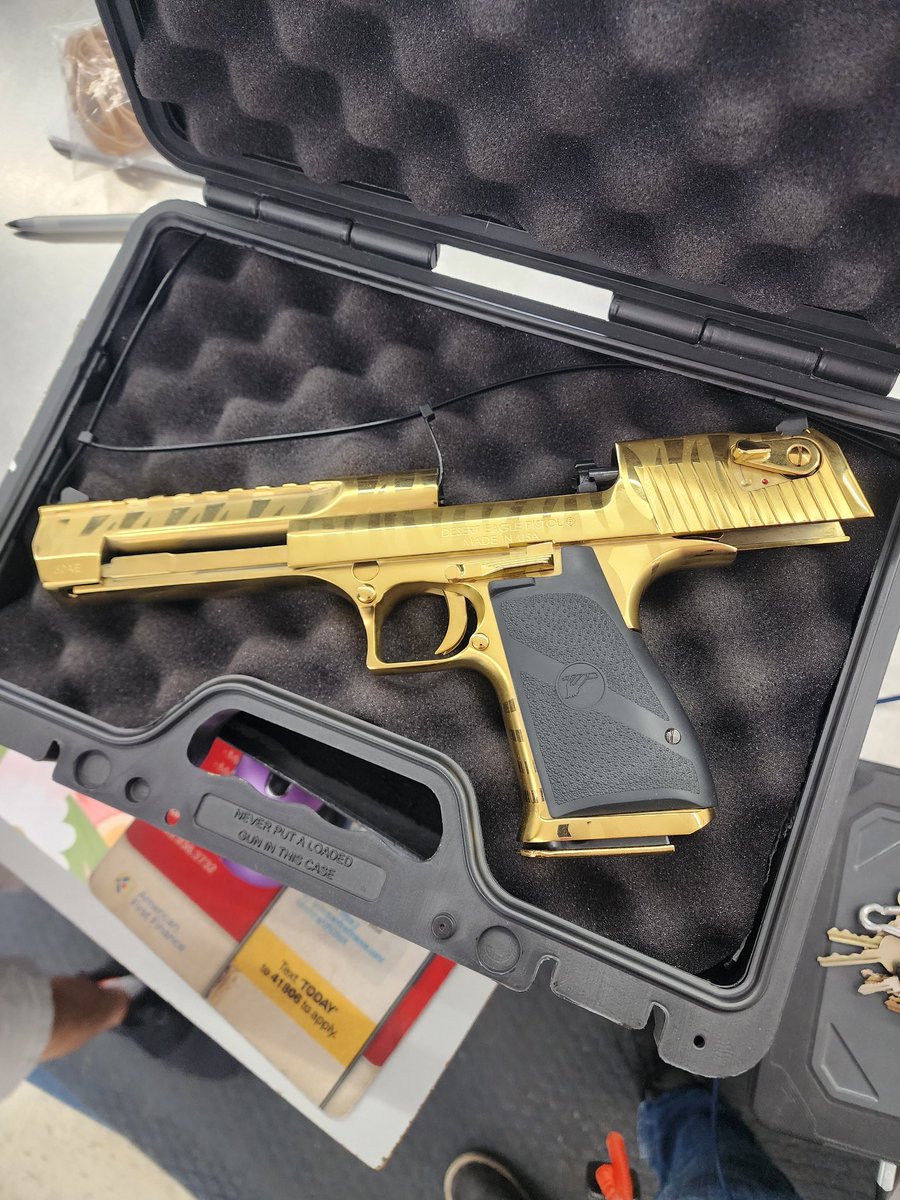 bryceharwell005's tweet photo. We have a 50 CAL AE Magnum Research Desert Eagle coming out in 2 months For $3000 (price can be negotiated) if you wanna stop by and check it out you can Check us out at 254 SW Wilshire BLVD Burleson TX 76028 at CashAmerica
#cashamerica #burleson #guns #deserteagle #50cal #pistol https://t.co/TdmokA46OI