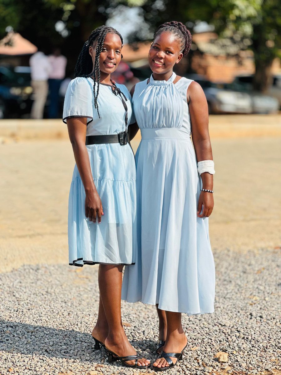 Kyomuhendo4755's tweet image. Pretty little babies ❤️
Shade's of blue looked good on us💙🥰 @atulindejustine keep the candle burning 🍓🌹