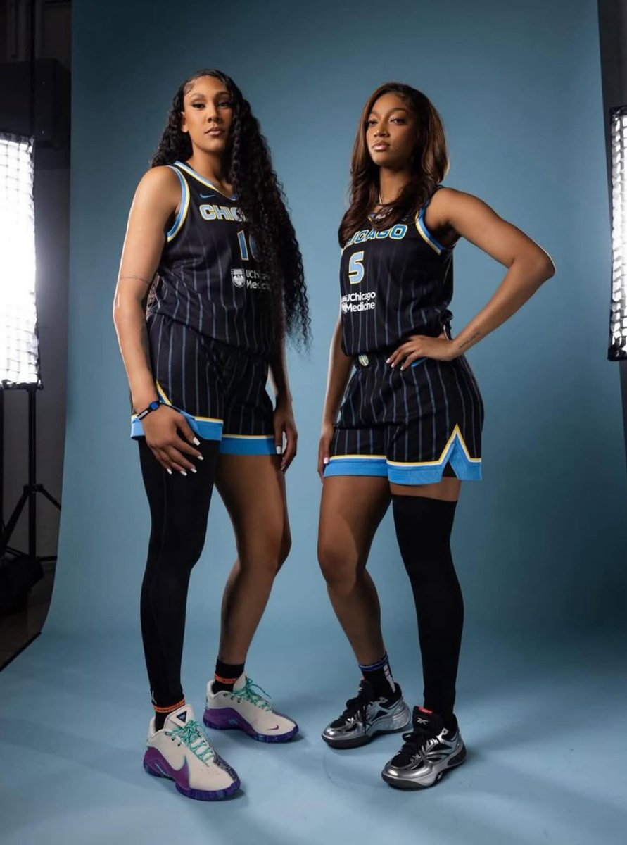 Angel Reese + Kamilla Cardoso vs first-place Minnesota:

36 PTS
24 RBS
6 AST
4 STL+BLK

Thoughts? ✨