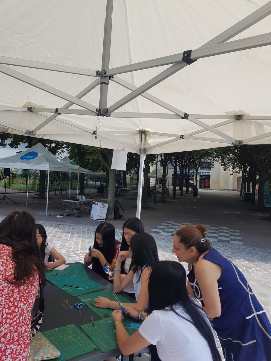 monquartier19's tweet image. RETOUR EN IMAGES 📷
Une fête de quartier créative et ludique réalisée par le conseil de quartier Bas-Belleville !
Des animations originales proposées par les associations locales : jeux anciens, atelier de musique avec des légumes, création de portes-clés, expo photos
