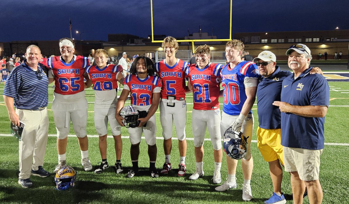 rldeckard's tweet image. Great night at the IFCA North/South All-Star. I got to see a former player and now IFCA Hall of Famer Donald Winston 25! Outstanding young man and football player. He looks like he can still carry the rock.
It was also a good night for the future Marian Knights.
🏈♥️💯