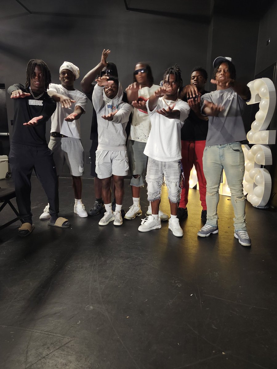 BraylonEdward10's tweet image. Out celebrating my brother @KJ4ord commitment @VickLincoln12 @zachturner2026 @LandoB26 @Ace2smooth_ @DMNGregRiddle @Duncanville_FB
