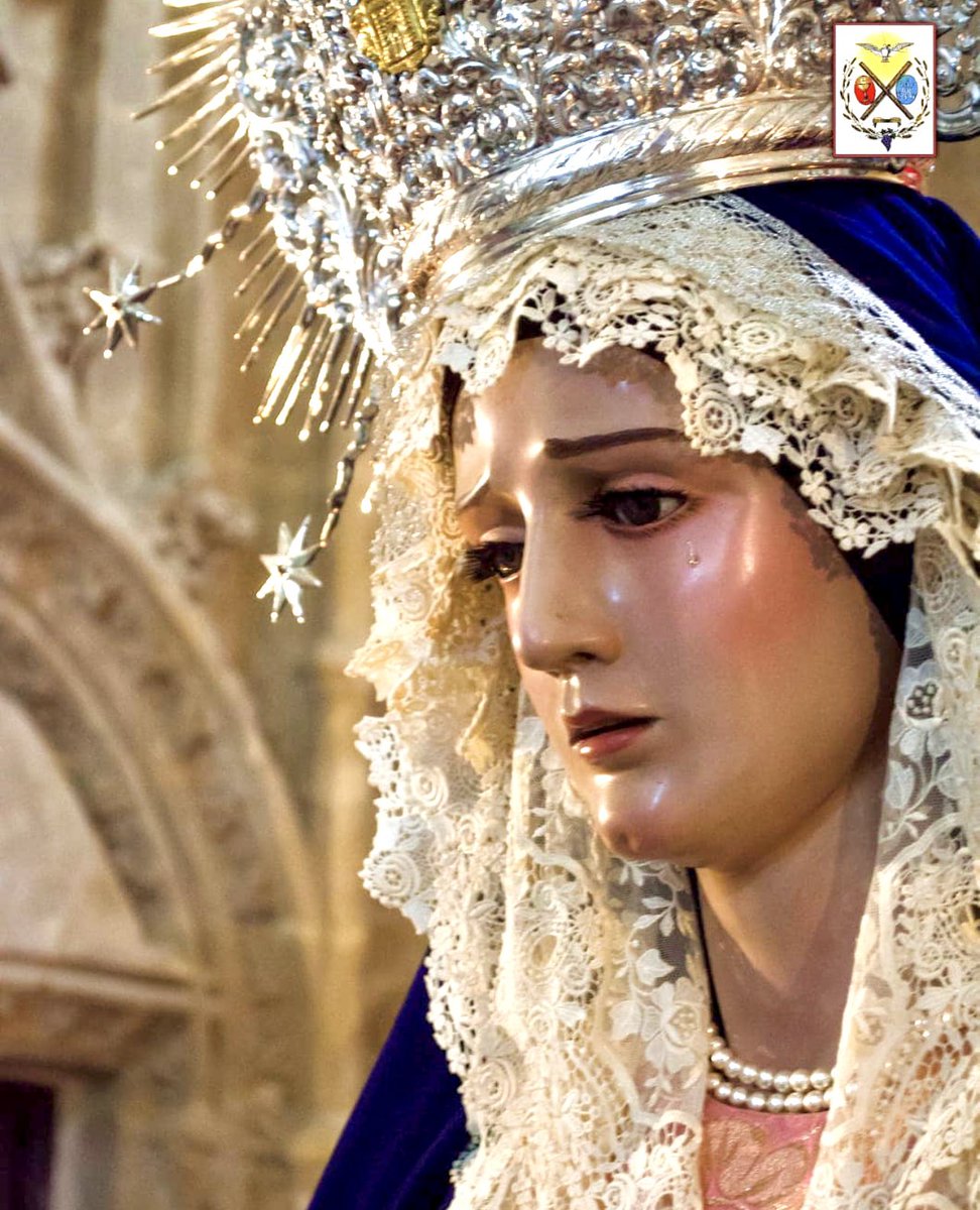 ~ Sábado, Día de la Virgen ~

Ven y danos tu esperanza, para sonreír en la aflicción, la mano que del suelo nos levante, la gracia de la paz en el perdón.