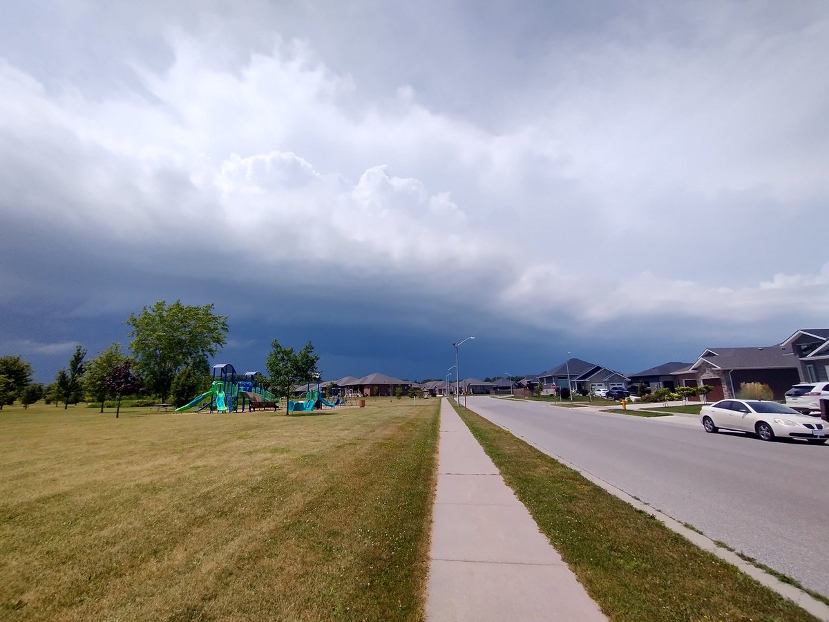 Nice shelf cloud today <a href="/lividwx/">lividwx</a> <a href="/chazzzwx/">charlotte</a> <a href="/CAlexMasse/">Alex Masse</a> <a href="/CraigDunmore/">Peninsula Storm Chaser</a> <a href="/TJsupercell/">Timothy Ponepal</a>