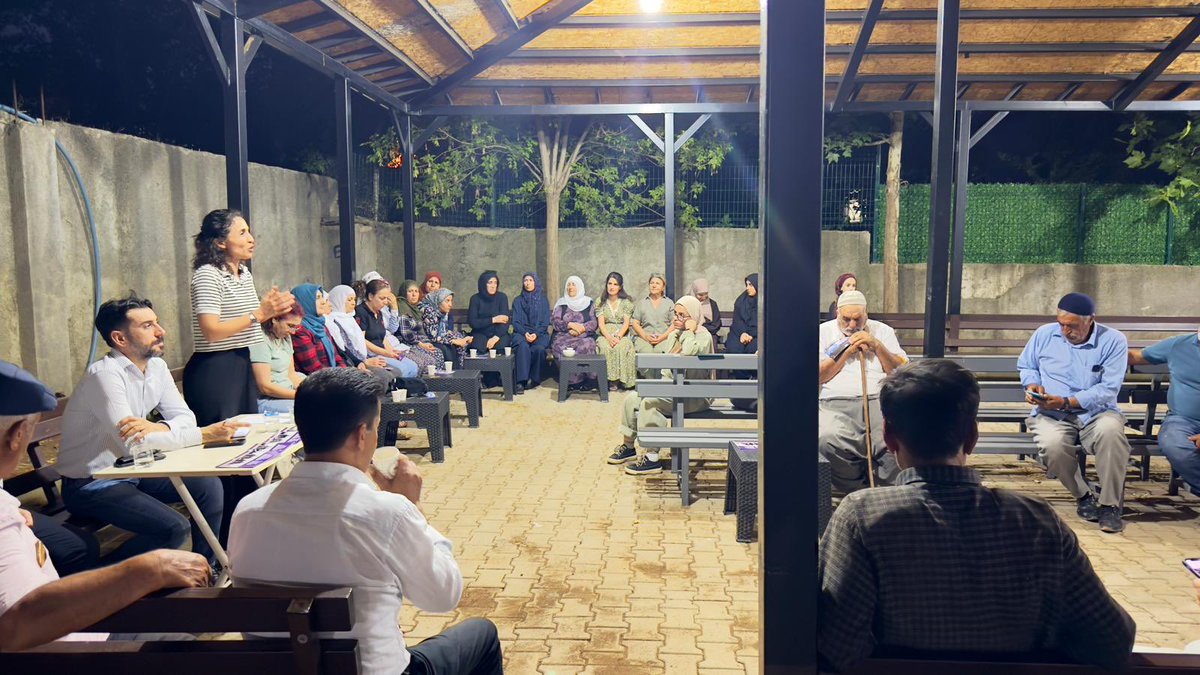 📍Yeniköy/Çılkûnî

Yeni bir dönemin ruhuyla Barış ve Demokratik Toplum Çağrısı’nın bizlere yüklediği sorumluluk gereği köy köy, mahalle mahalle halkımızla bir araya geliyoruz.

Sözümüz de Pratiğimiz de Barış içindir.