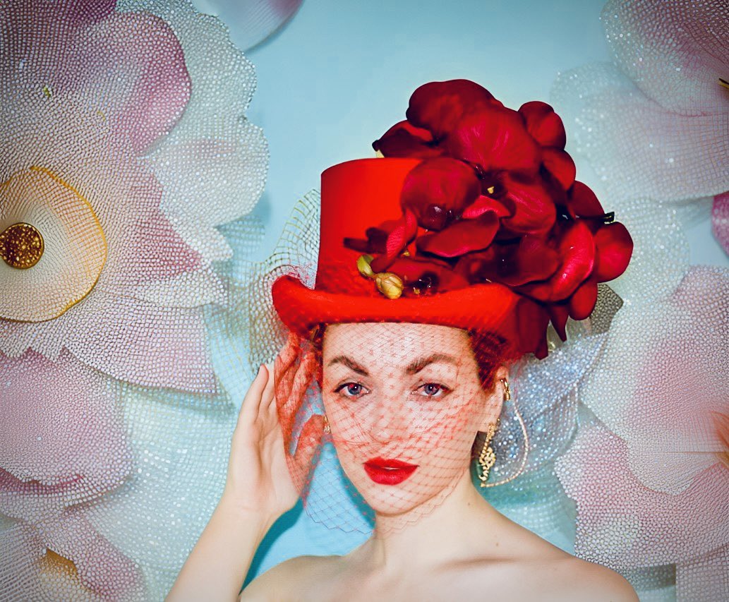 cjmillinery's tweet photo. Top Hat Fabulousness! @hannah_rbf   #carriejenkinsonmillinery #hats #tophats #couturehats https://t.co/SBuRb1HH03