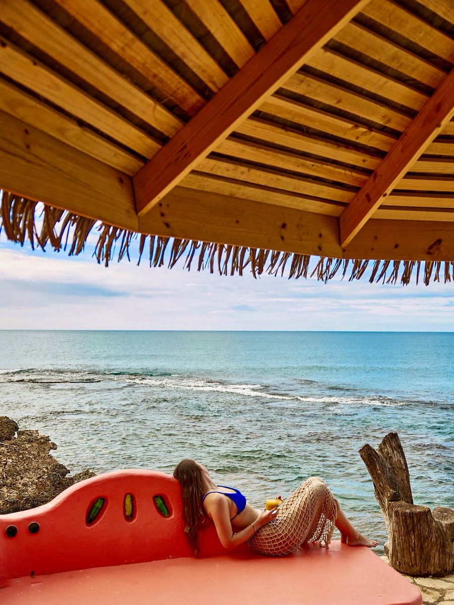Soak up the sun and sea breeze with a refreshing drink in hand. Make it Jakes. 

Book your stay at jakeshotel.com