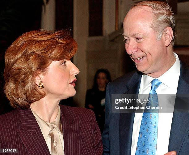 ariannahuff's tweet image. So sad to hear of the passing of David Gergen, a friend who advised four presidents. Here with @DanJKatz who was David's chief researcher before he became my chief of staff.