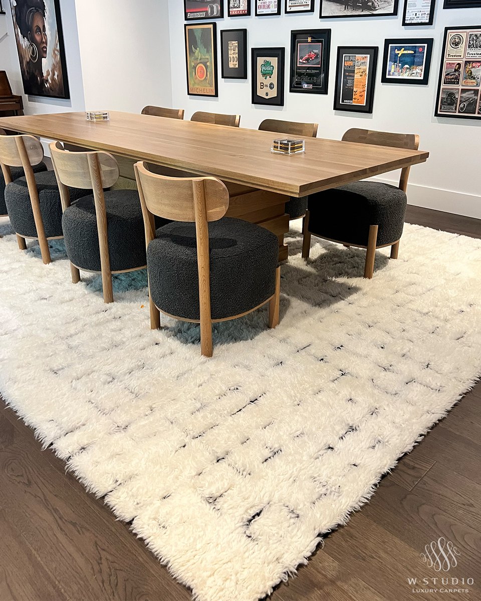 wstudiocarpets's tweet image. Our Boho Chic carpet grounded this dining room with effortless style — a bold black woven base paired with plush white shag pile for softness and contrast. Cozy, cool, and full of character. 🤍🖤 #WStudiocarpets #InteriorDesign #CustomRug