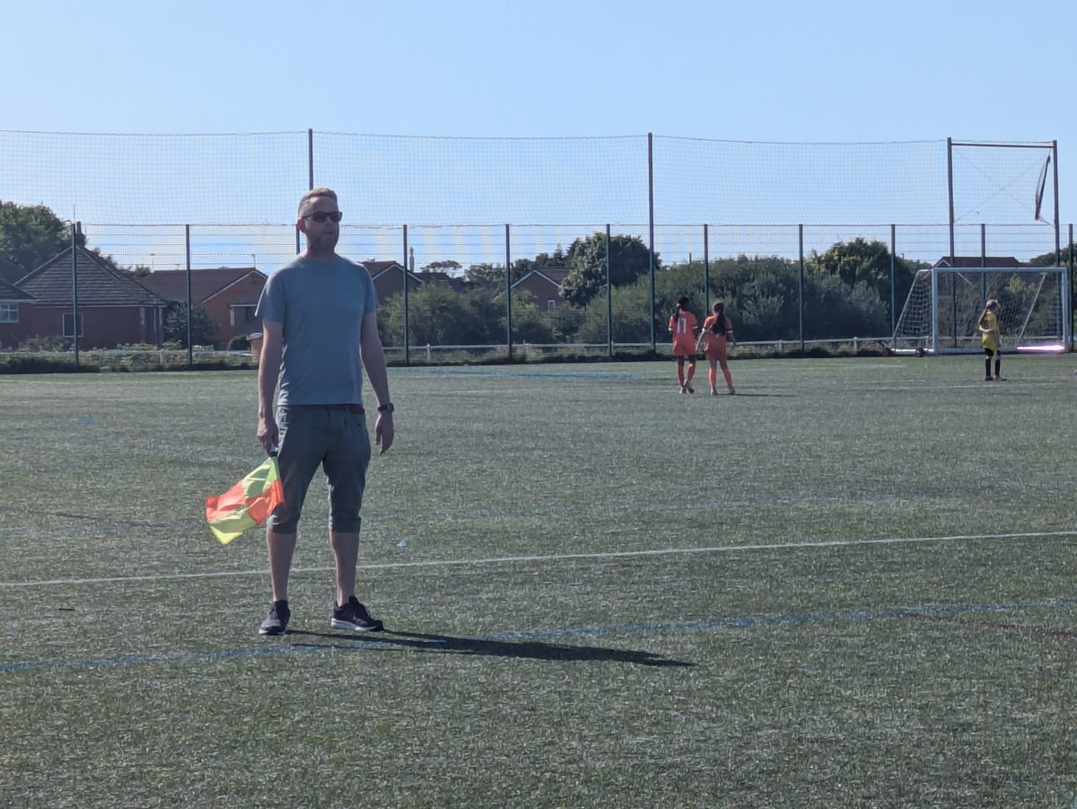 MrMickCoyle's tweet image. Just when you couldn't love kids grassroots football more... they ask you to run the line in a 9v9 tournament in 30C heat. 🤦♂️