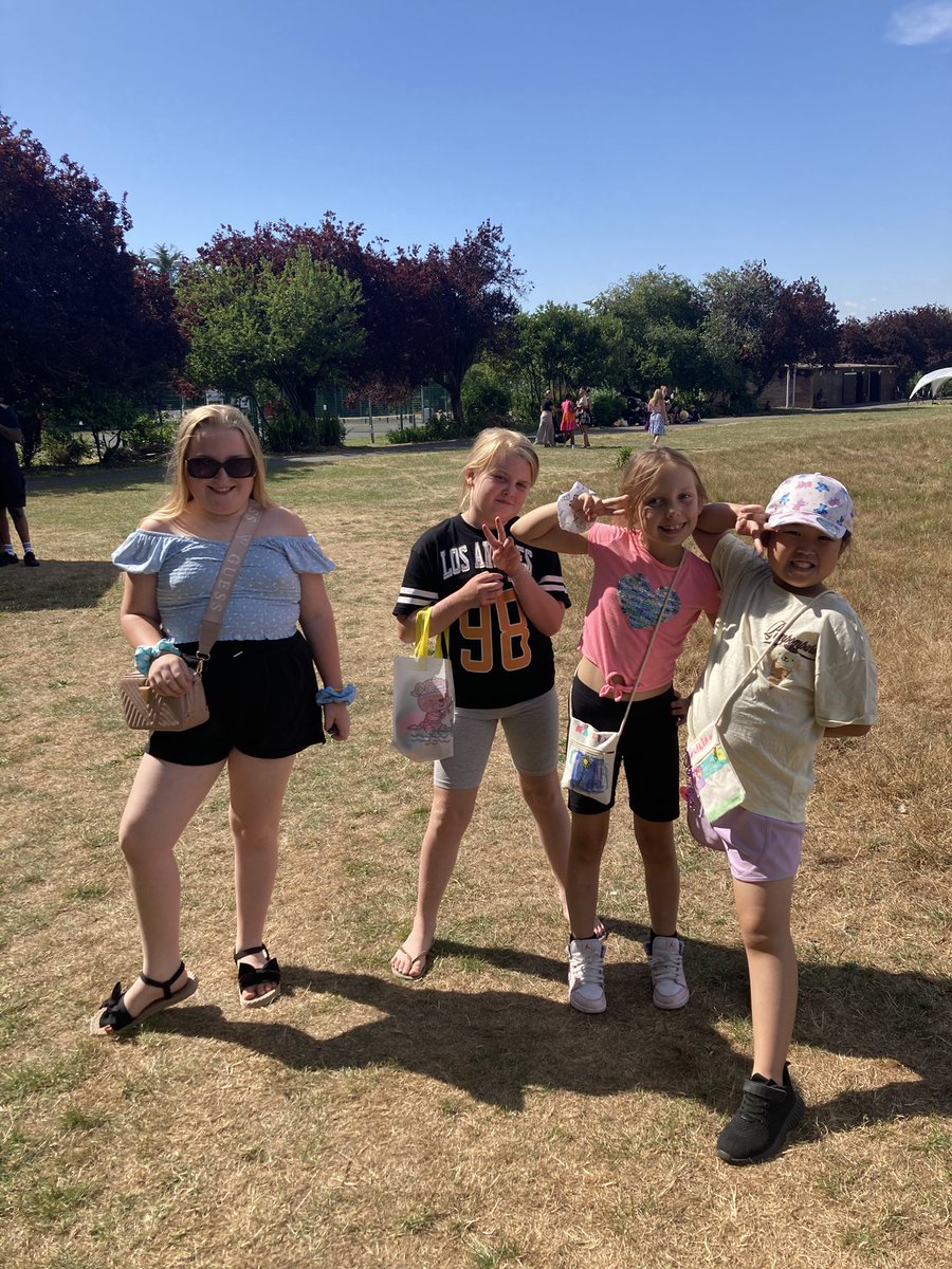 HawksmoorYouth's tweet image. Community fun day @YoungGreenwich today so much to do and all free. Bouncy castles. Art and crafts music and lovely fresh fruit pots. The sun was out and it was fabulous seeing so many people @Royal_Greenwich Thank you all for coming